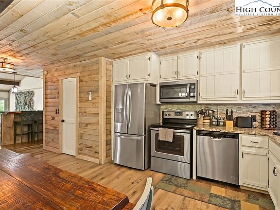 72 Greenbriar Drive, 48123 Gold City
