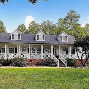 142 Holly St, 32915 Iron Town