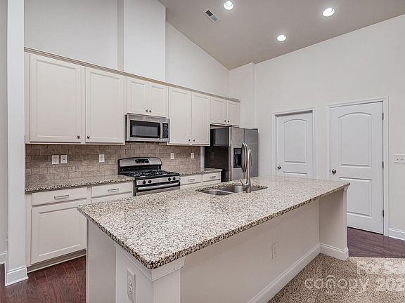72 Green Tree, 34829 Gold Town