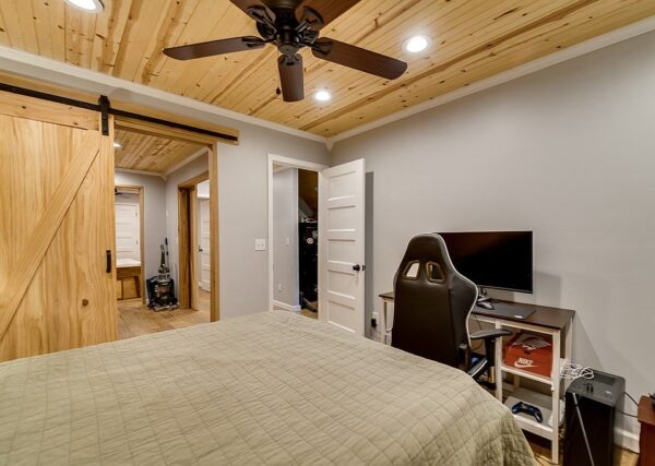 102 Violet Street, 48572 Vanadium City