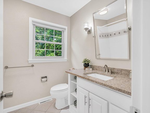 57 Lilac Lane, 29481 Lead Town