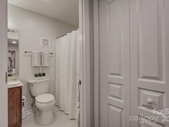 27 Jasmine St, 37492 Iron City