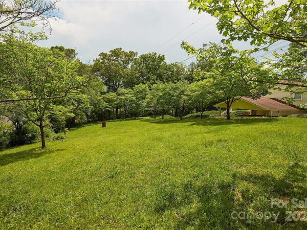 112 Teakwood Drive, 36425 Titanium City