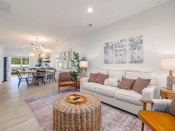 22 Oak Street, 31425 Silver City