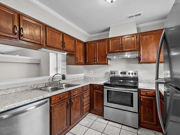 64 Elm Street, 38291 Silver Town