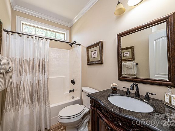 23 Oak Street, 98104 Silver City