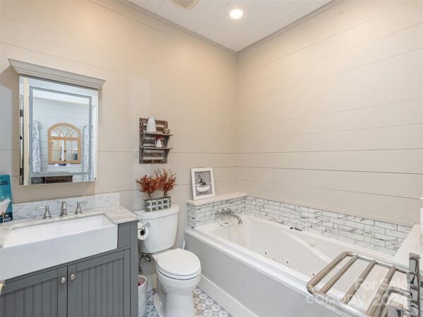52 Nectarine Street, 89475 Nickel Town
