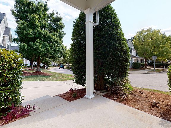 243 Kingfisher Ave, 67890 Krypton City