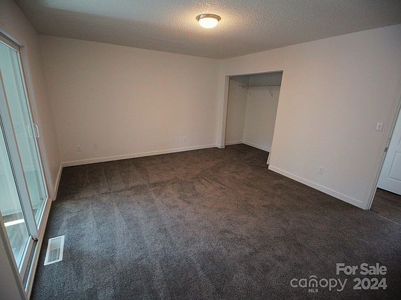 27 Kalmia Street, 47516 Nickel Town