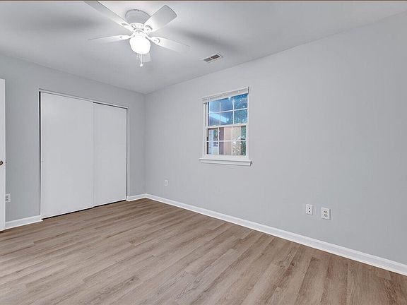 142 Quartz Street, 62954 Nickel City