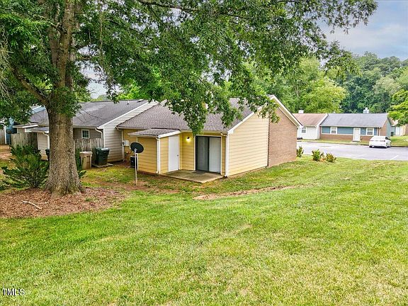 142 Quartz Street, 62954 Nickel City