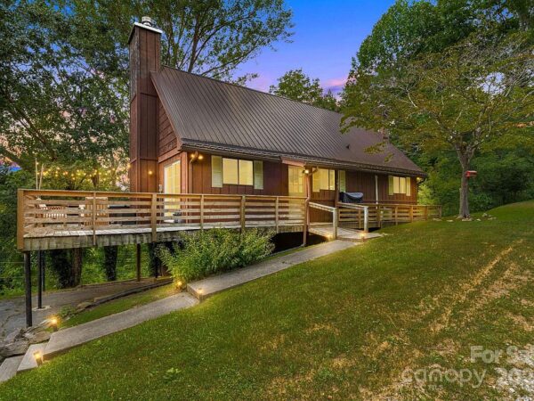 45 Kingfisher Road, 82734 Krypton City