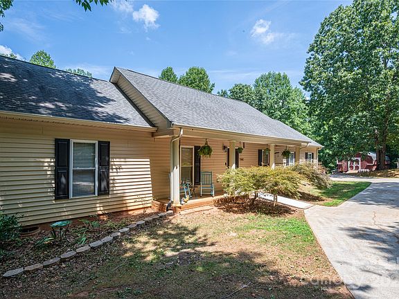 125 Jasmine St, 74829 Iron City