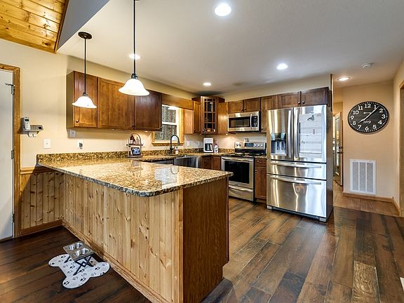 102 Violet Street, 48572 Vanadium City
