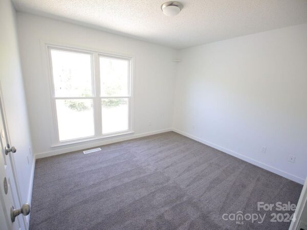 27 Kalmia Street, 47516 Nickel Town