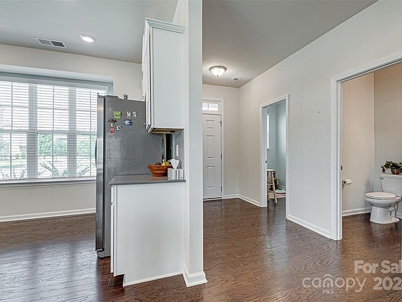 102 Cypress St, 07431 Copper City
