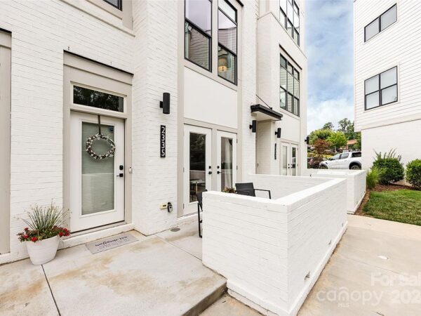 142 Quince St, 37562 Quartz Town