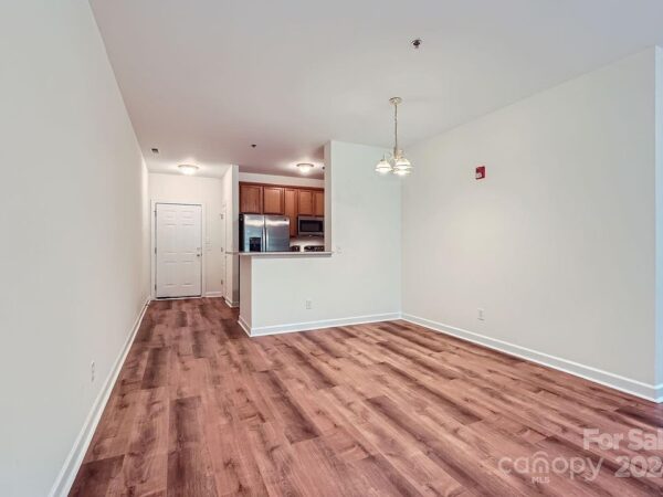 142 Silver Street, 65794 Steel Town
