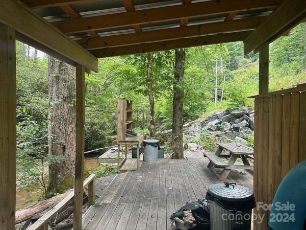 142 Pine Street, 27401 Platinum City