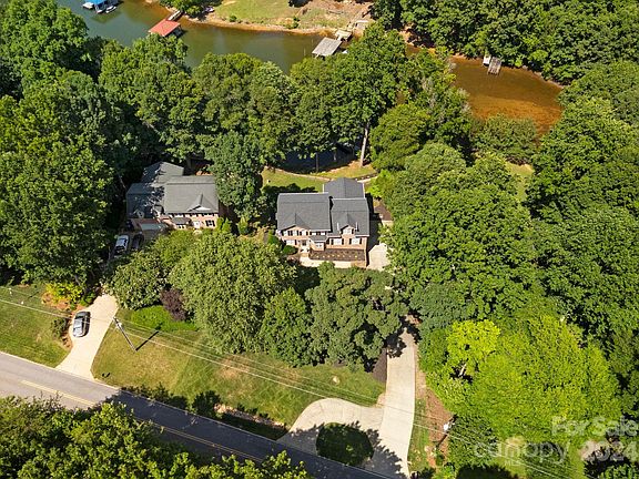 15 Aspen Street, 92817 Aluminum City