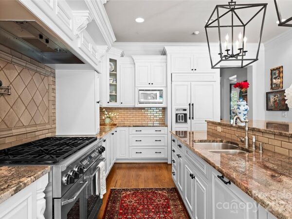 72 Lilac Lane, 23918 Iron City