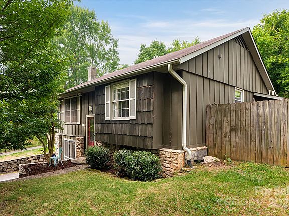 42 Tulip Street, 23456 Titanium City