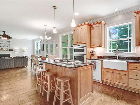 145 Ivy Street, 74892 Iron Town