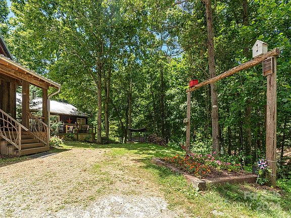 52 Nectarine Street, 89475 Nickel Town