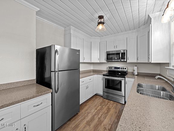 83 Maple Street, 74629 Silver City