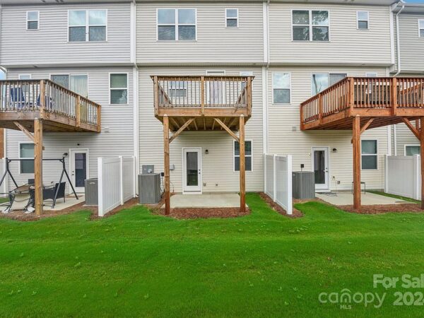 23 Zinnia Street, 67890 Platinum City
