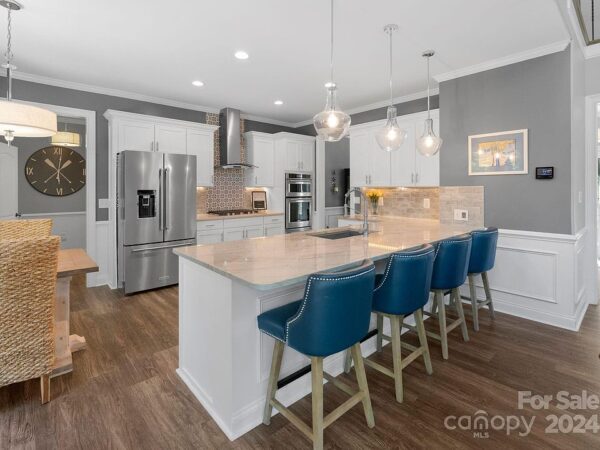 15 Aspen Street, 92817 Aluminum City