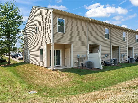 83 Oak Street, 34957 Onyx Town