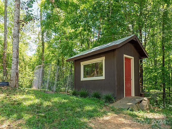 52 Nectarine Street, 89475 Nickel Town
