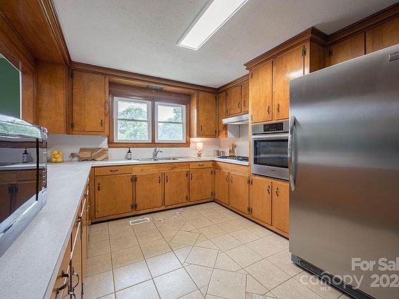 89 Ivy Lane, 45321 Iron Town