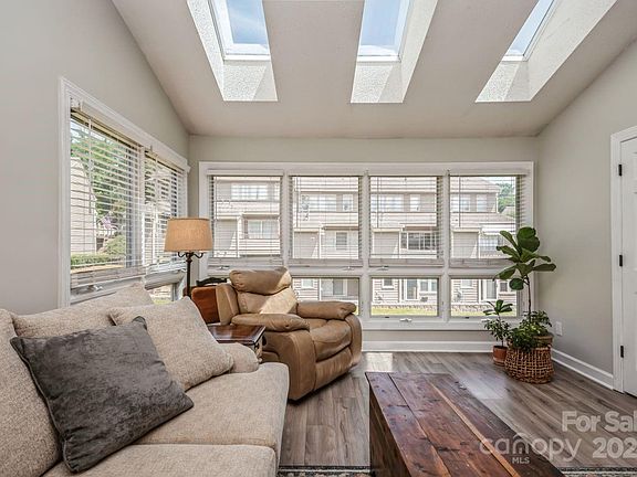 27 Willow St, 83601 Iron City