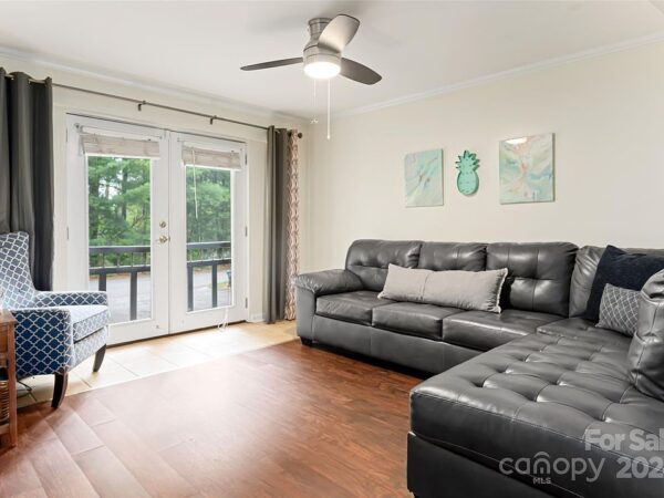 42 Tulip Street, 23456 Titanium City