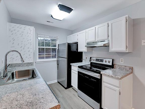 142 Quartz Street, 62954 Nickel City