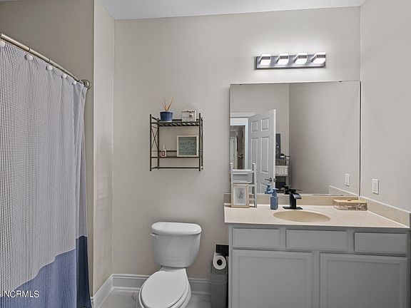 19 Lavender St, 58264 Lead Town