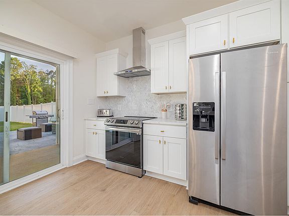 22 Oak Street, 31425 Silver City