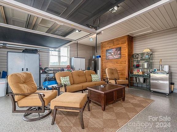 23 Fir Street, 86753 Iron Town