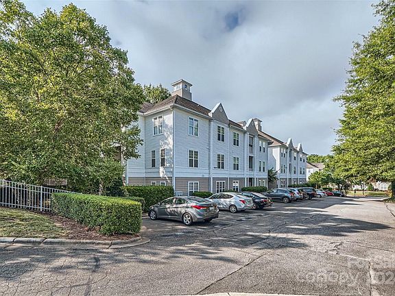 142 Silver Street, 65794 Steel Town