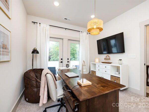 142 Quince St, 37562 Quartz Town