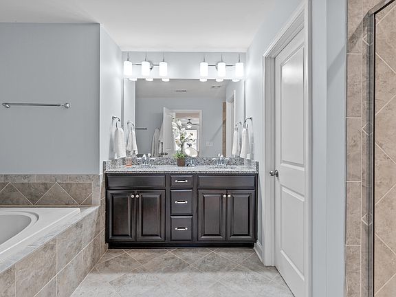 23 Rosewood, 75829 Silver Town