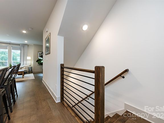 142 Quince St, 37562 Quartz Town