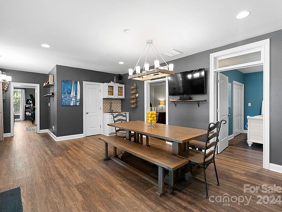 15 Aspen Street, 92817 Aluminum City