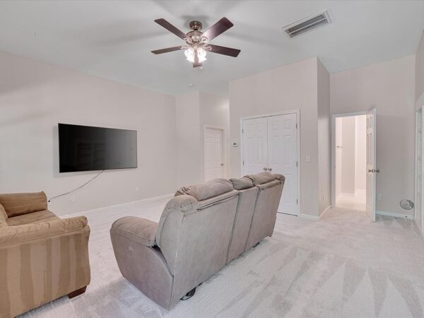 82 Nectarine Street, 27410 Nickel Town
