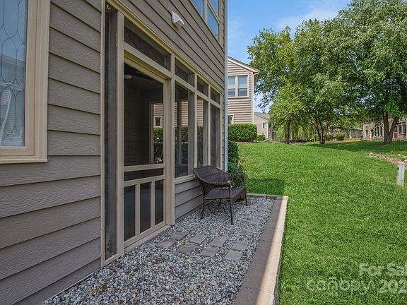 27 Willow St, 83601 Iron City