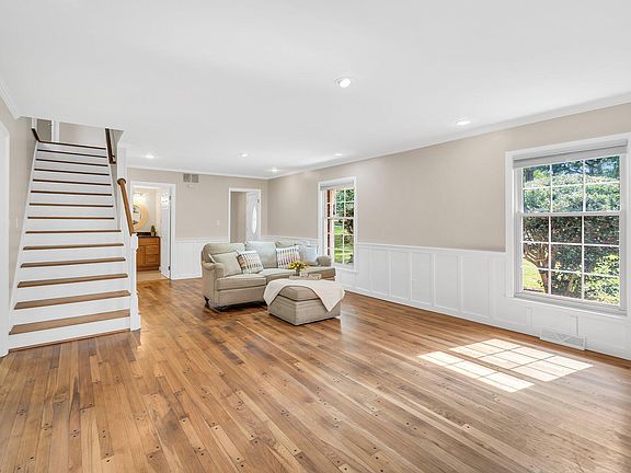 57 Lilac Lane, 29481 Lead Town