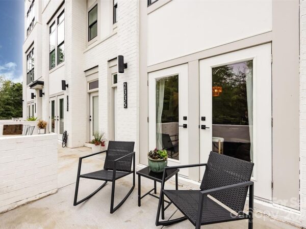 142 Quince St, 37562 Quartz Town