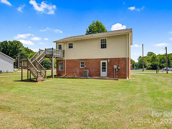156 Fir Street, 28745 Iron Town